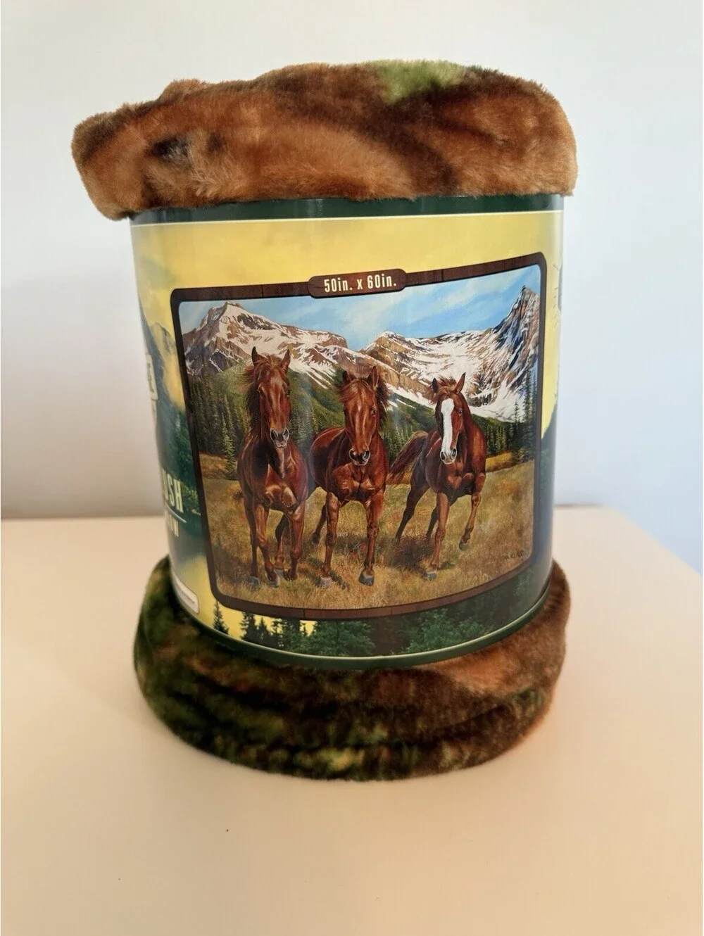 AMERICAN HERITAGE ROYAL PLUSH RASHEL THROW 50”x60” Three Brown Horses Mountains